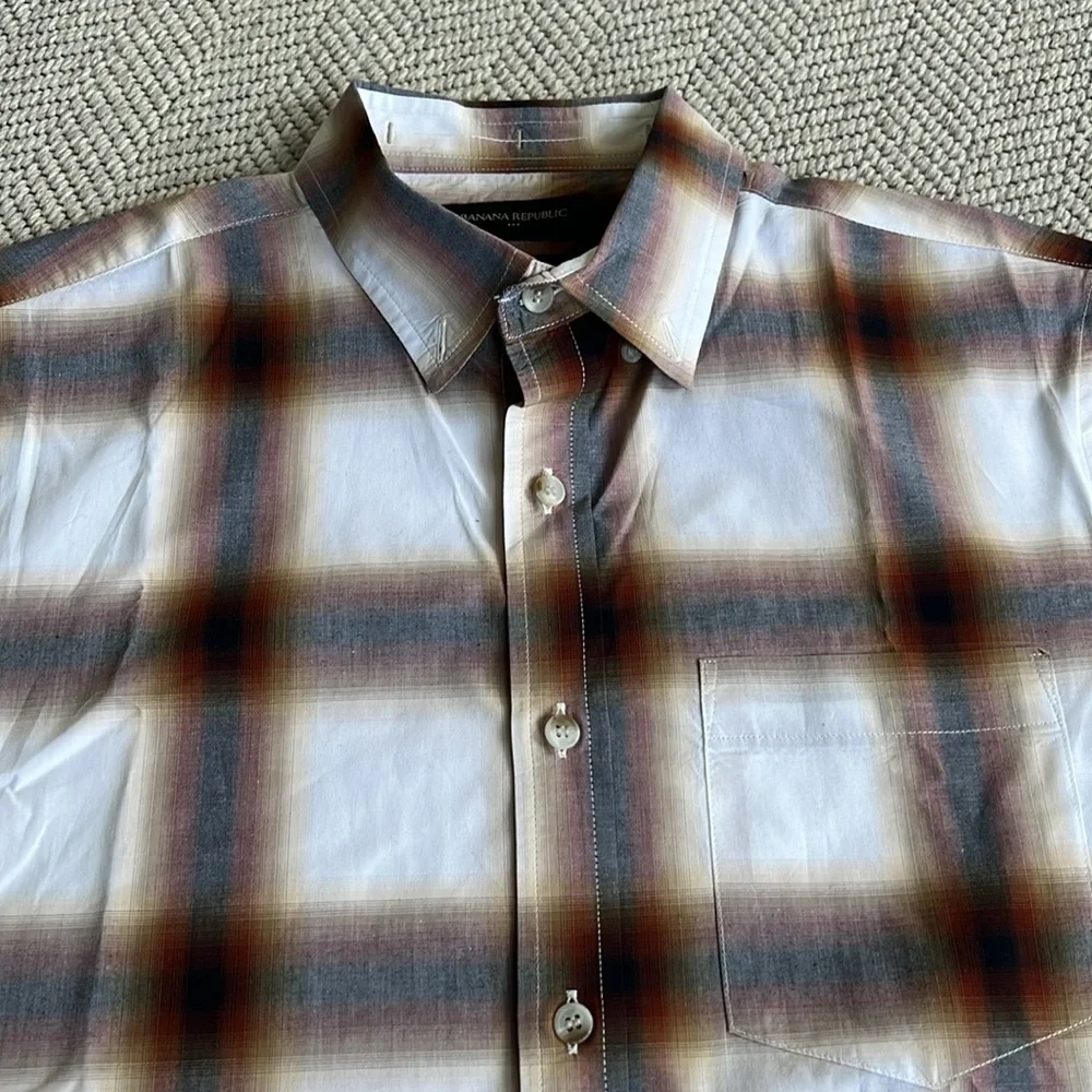 Banana Republic Plaid Button-Up Shirt